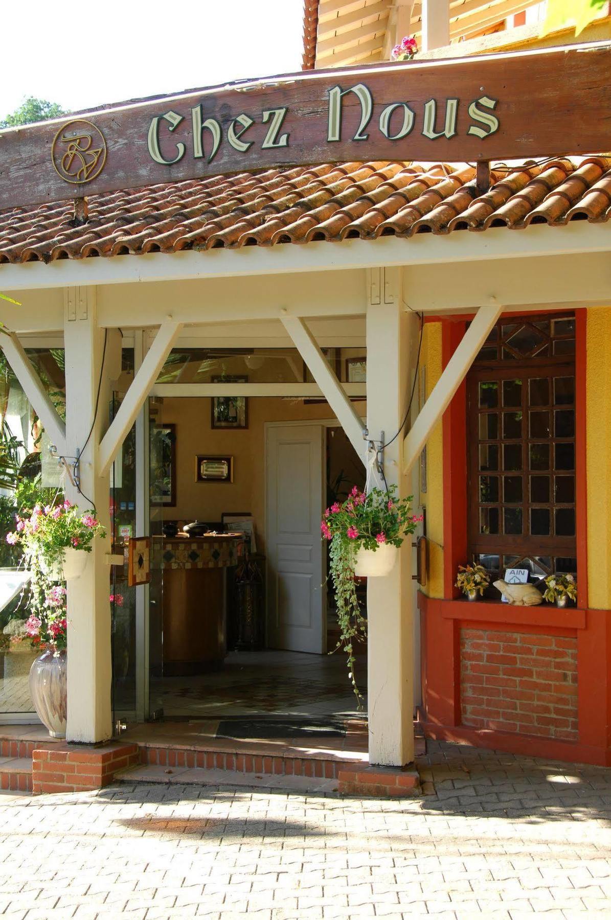 Logis Hotel Restaurant Chez Nous Sainte-Croix  Bagian luar foto